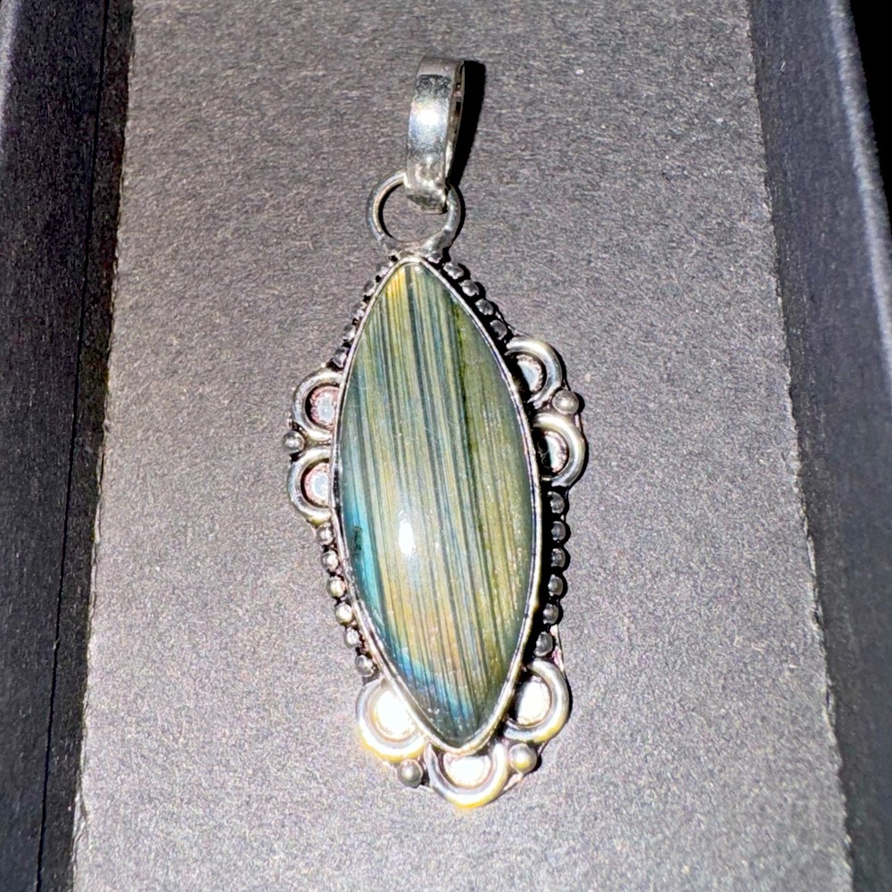 AAA+ LABRADORITE PENDANT NECKLACE| GEMSTONE
